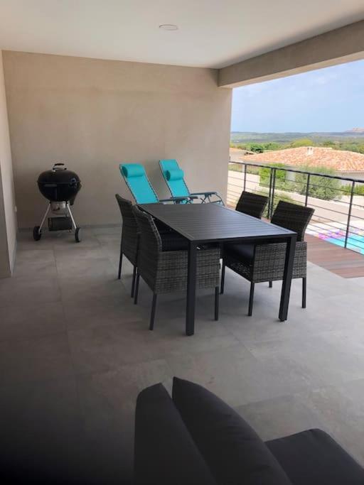 Villa Neuve Avec Piscine Bonifacio  Luaran gambar